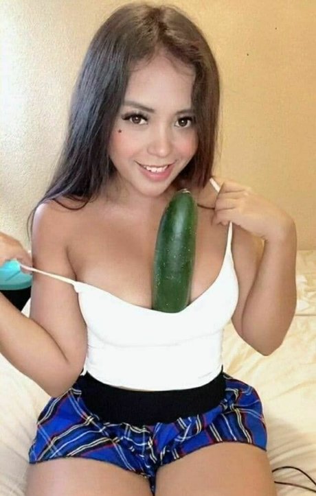 Dania Altamirano hot star galleries