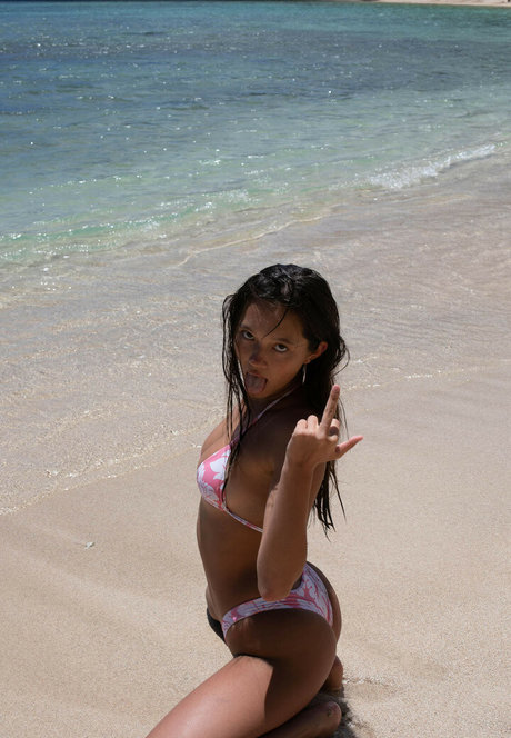 Lily Chee art model images