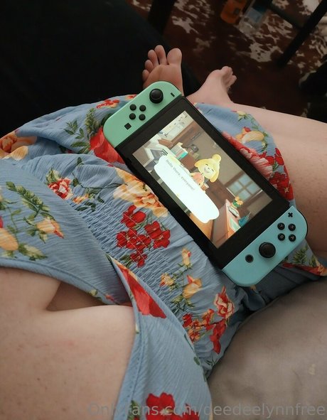 deedeelynnfree adult star photo