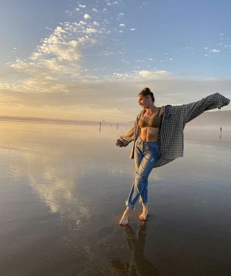 Emily Viuhkola free star photos