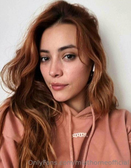 miathorneofficial naked model picture
