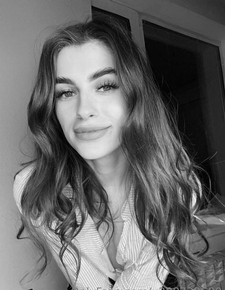 judy mi exclusive model img