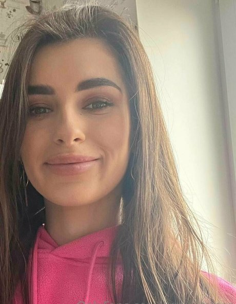 judy mi nude actress picture