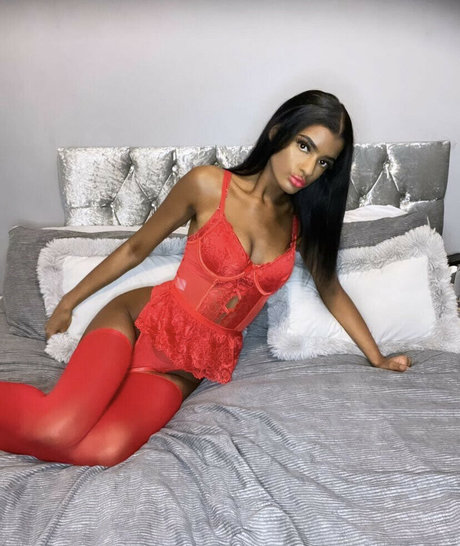 Alisha Romain nude model gallery