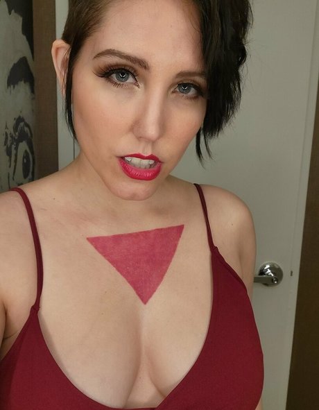 janejupiterx erotic model photos