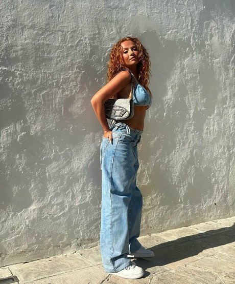 Ilonaaln perfect actress pics