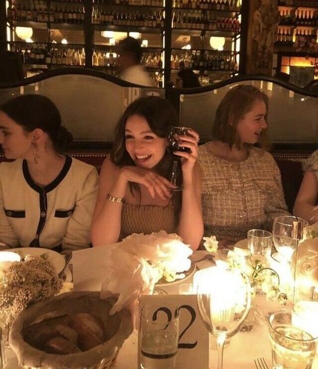 Ella Hunt adult model archive