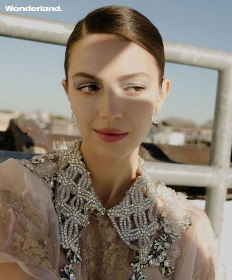 Ella Hunt beautiful star archive