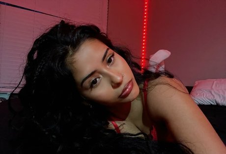 Chantell Flores naked actress photo