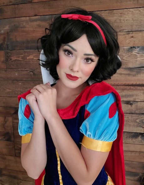 Joanie Brosas beautiful actress img