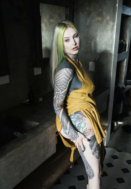 droptopsavage nude actress img