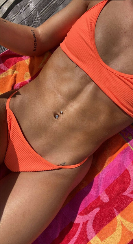 Allie Ross nude pornstar pictures