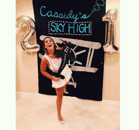 Cassidy Daiagi model porn photo