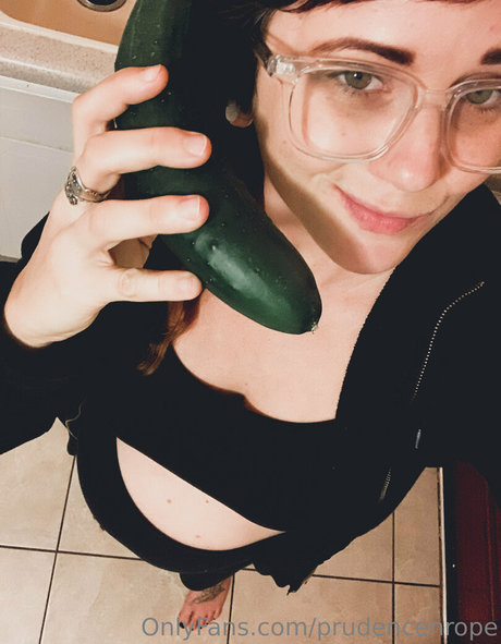 prudencenrope naked model photos