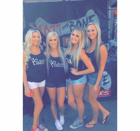 Amber BeIarski naked model image