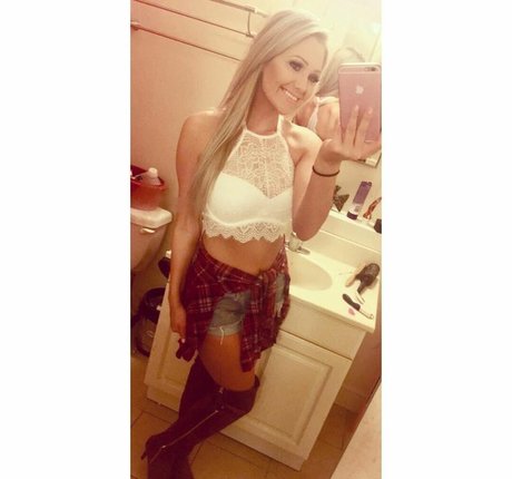 Amber BeIarski adult actress picture