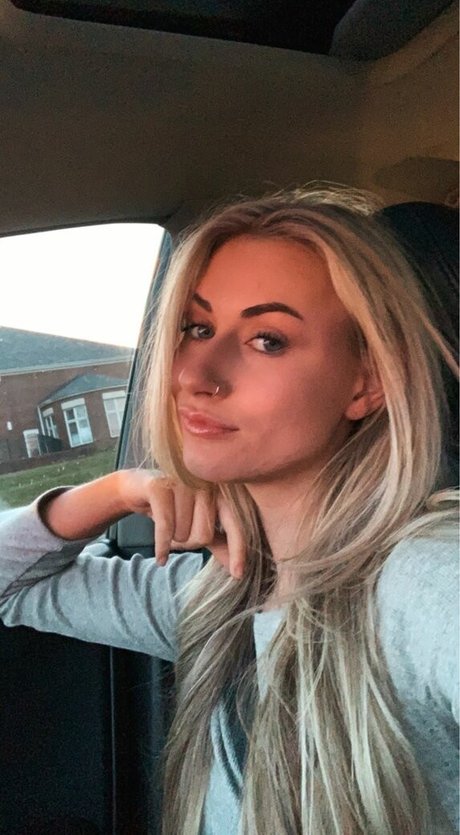 Sarah Kate Stricker sexy model image