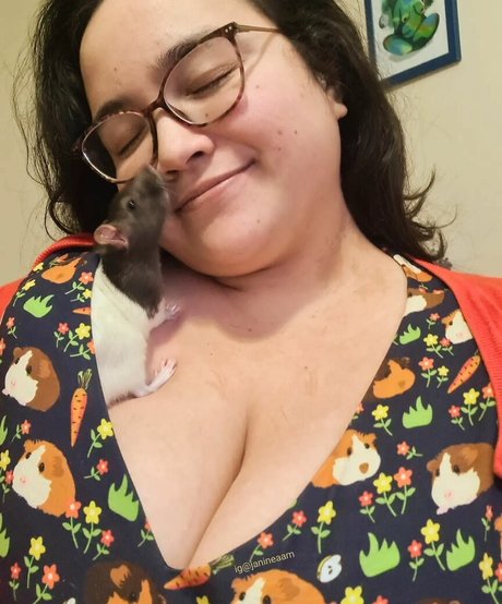 janineaam art model photos