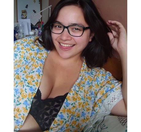 janineaam model adult pic