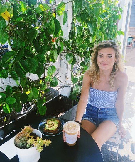 HannaH adult star photo