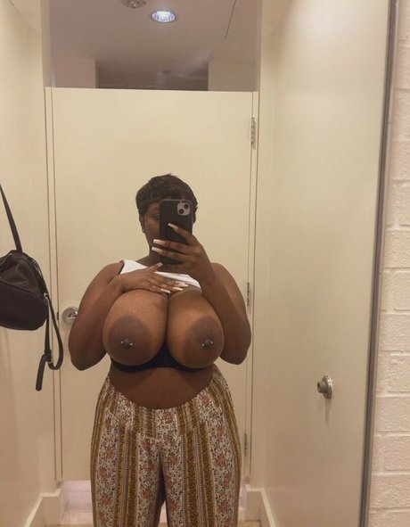 lizziesoexotic star porn img