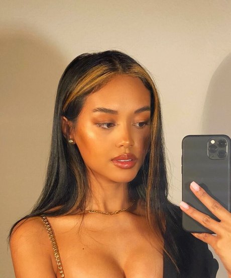 jaruwanzehrer model perfect archive