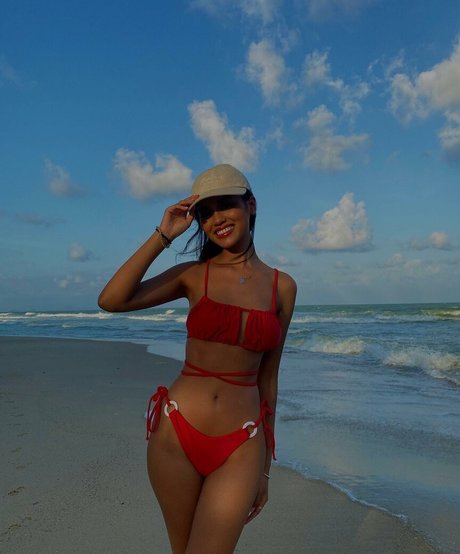 jaruwanzehrer erotic actress pics