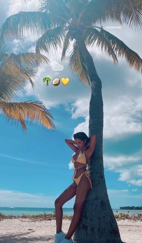 jaruwanzehrer model xxx image