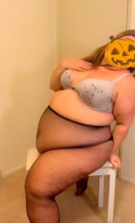 kellybellybbw hot model photo