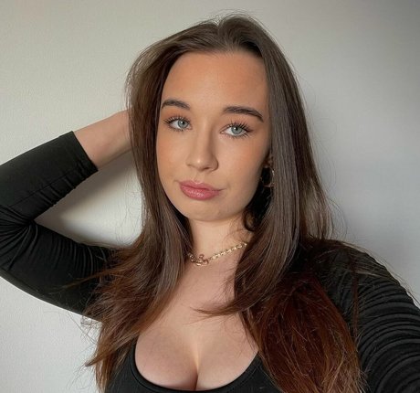 Anna Langley pornstar photo