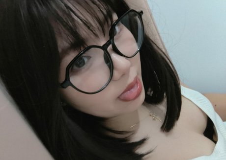 Mizaki Levi model porn pic