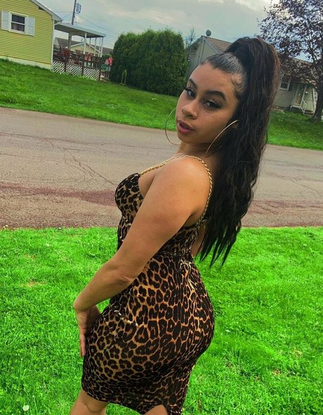 bbygshai nude model gallery