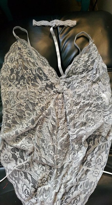 ashtonivey hot actress pictures