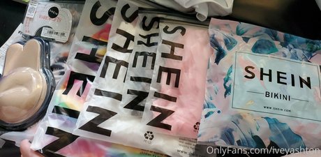 ashtonivey sexy star pics