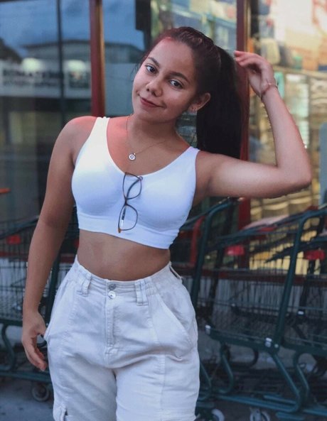 Gretell Flores pornstar naked pic