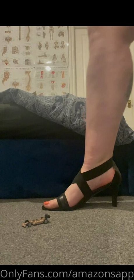 amazonsapphirestone nude model gallery