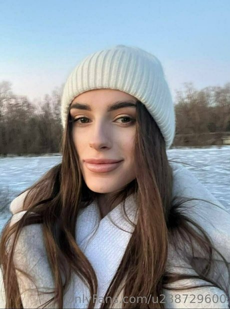 annie minor model free img