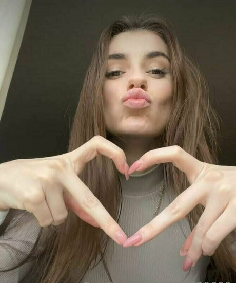 annie minor art model pictures