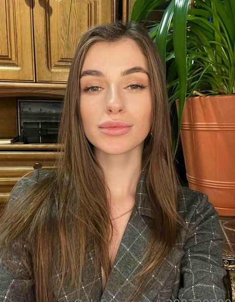 annie minor perfect model gallery