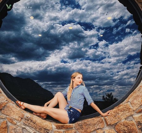 Tarah Kayne free model pic