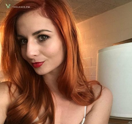 Tarah Kayne naked star gallery