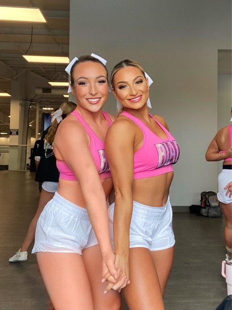 Lizzy Decologero model nudes pics