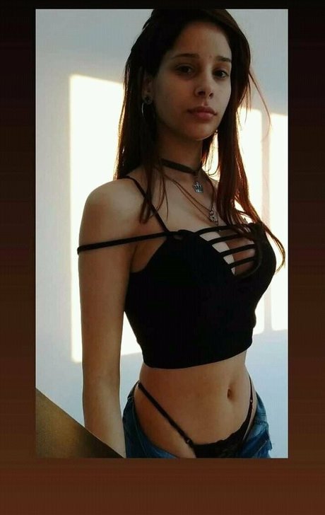 Mileey Vigo sexy actress image