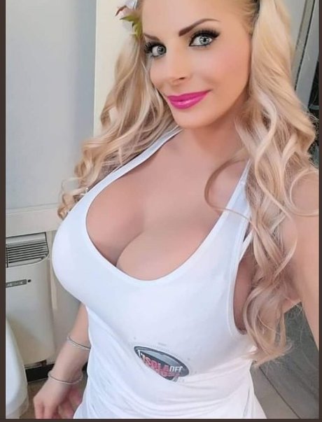 Francesca Cipriani art model img