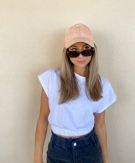 Hailey Lower top pornstar pictures