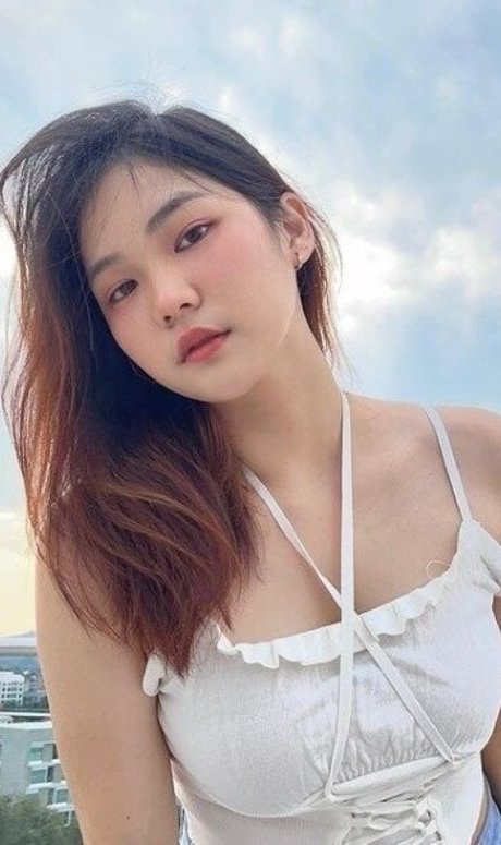 Lookjeab nude actress pics