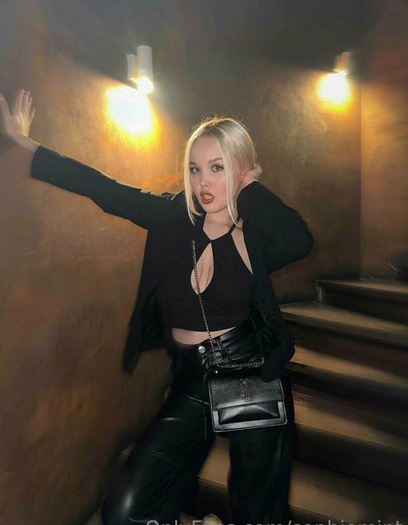 sophiebbface hot model image