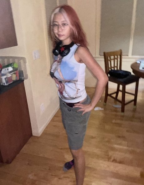 hollyliangg pornographic actress photo