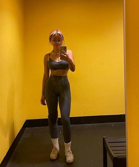 hollyliangg pornstar beautiful photo