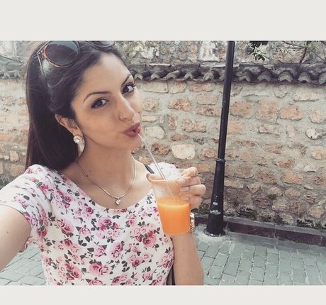 Sarah Sunita free actress gallery